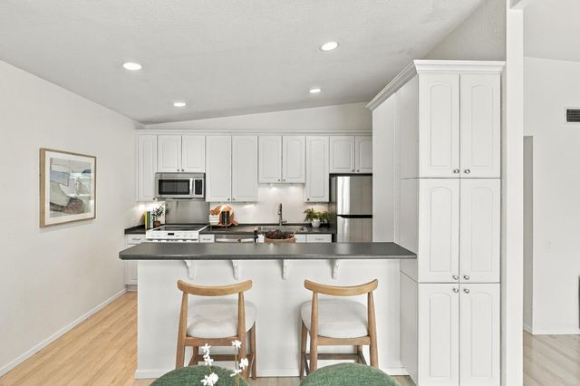 4949 Clear Circle, Carmichael, CA 95608