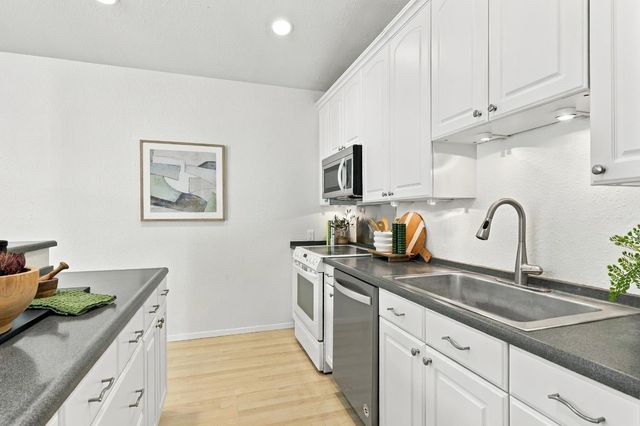 4949 Clear Circle, Carmichael, CA 95608