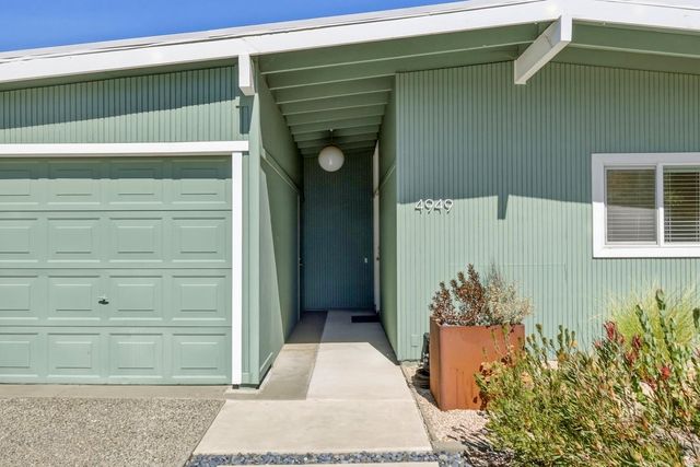 4949 Clear Circle, Carmichael, CA 95608