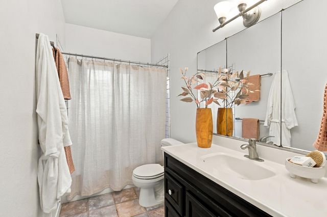 4949 Clear Circle, Carmichael, CA 95608