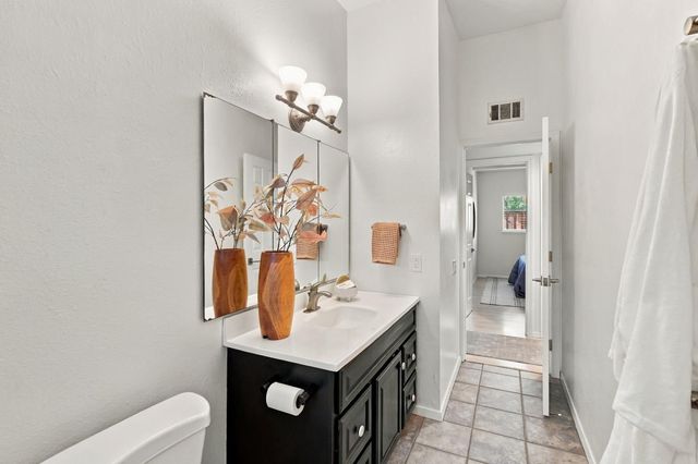 4949 Clear Circle, Carmichael, CA 95608