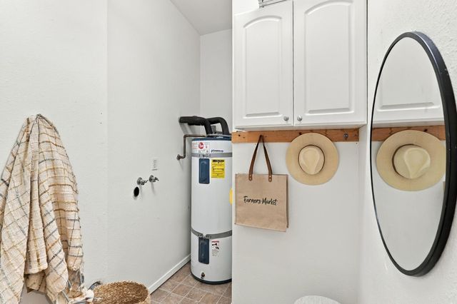 4949 Clear Circle, Carmichael, CA 95608