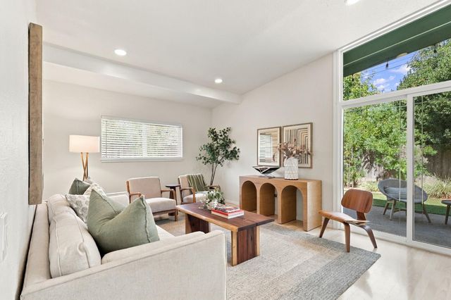 4949 Clear Circle, Carmichael, CA 95608