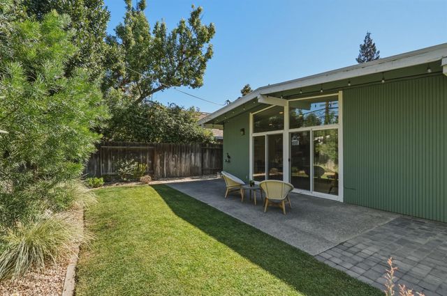 4949 Clear Circle, Carmichael, CA 95608
