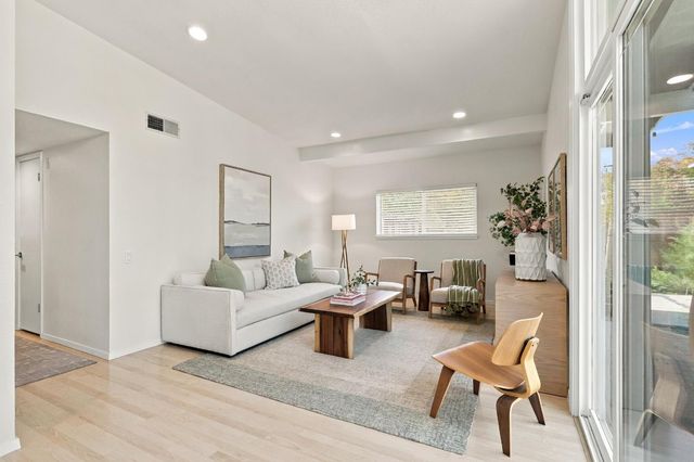 4949 Clear Circle, Carmichael, CA 95608