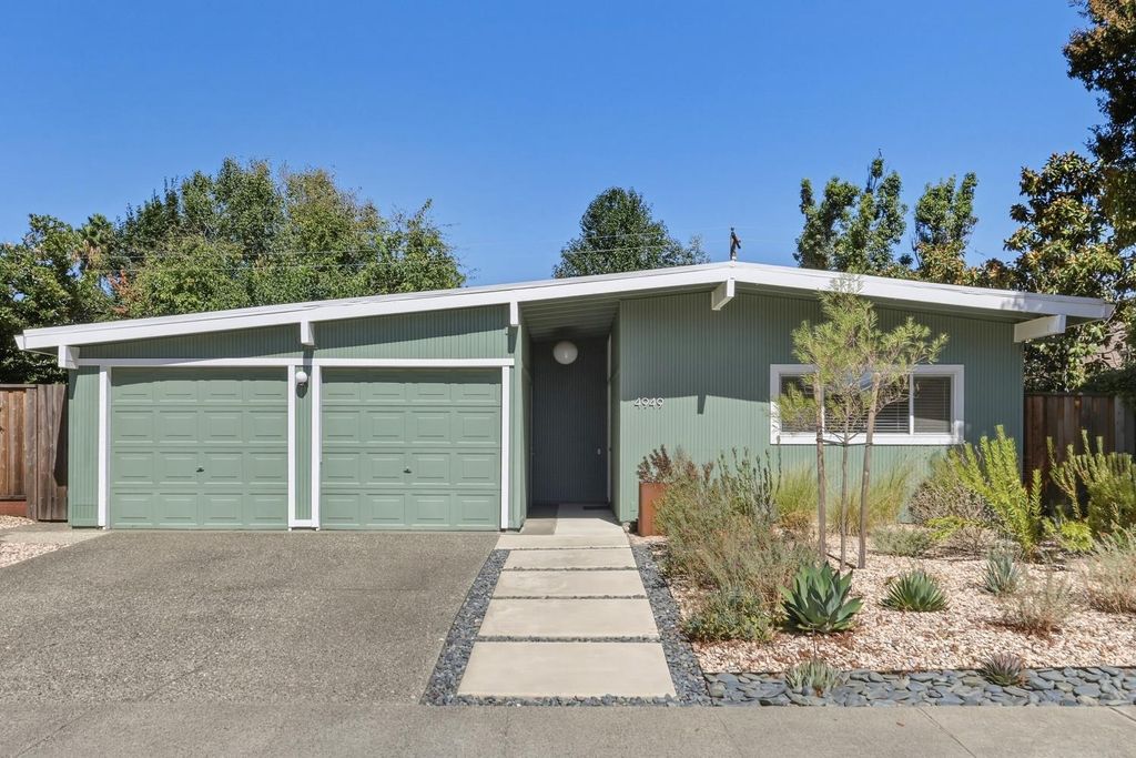 4949 Clear Circle, Carmichael, CA 95608