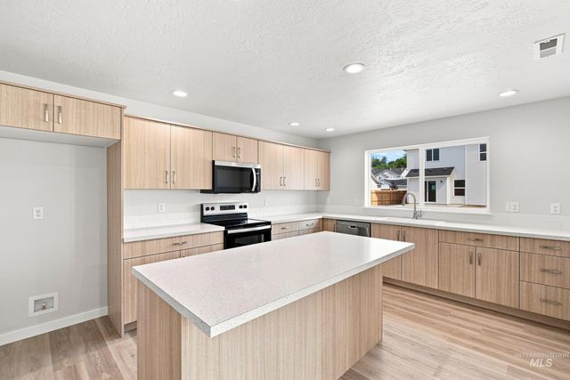 16932 Churn Ave, Nampa, ID 83651