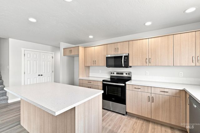16932 Churn Ave, Nampa, ID 83651