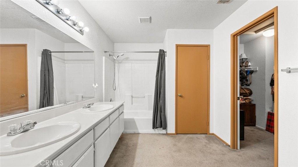 Image 17 of property listing at 37859 Tamara, Palmdale, CA 93550