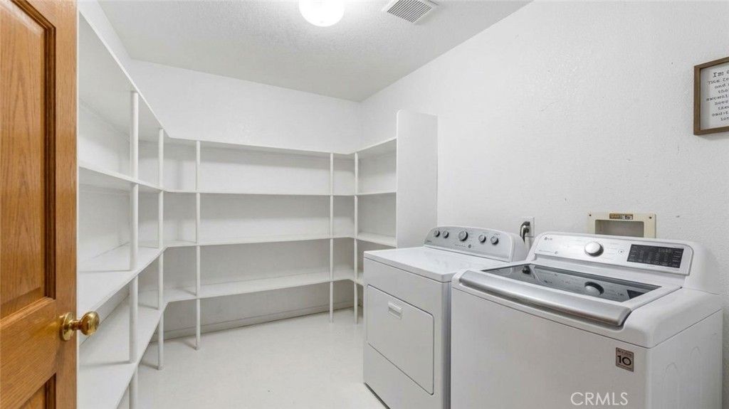 Image 23 of property listing at 37859 Tamara, Palmdale, CA 93550