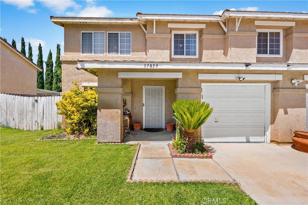 Image 3 of property listing at 37859 Tamara, Palmdale, CA 93550