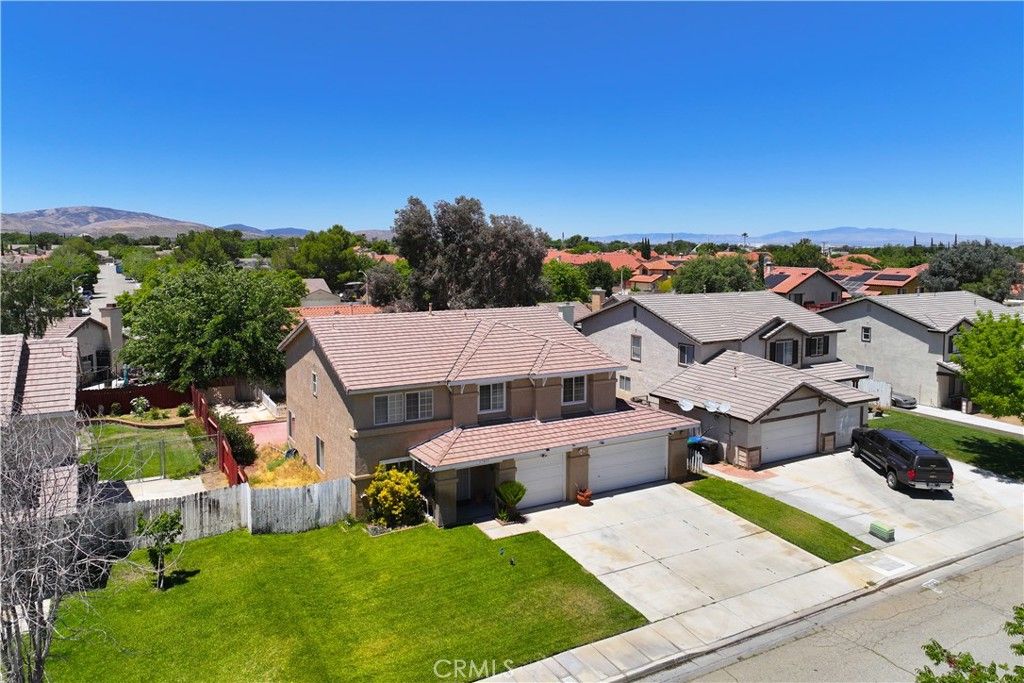 Image 4 of property listing at 37859 Tamara, Palmdale, CA 93550