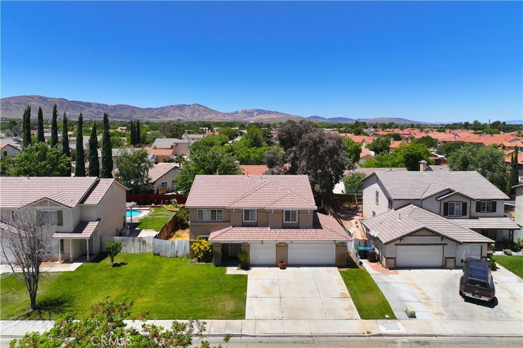 Image 5 of property listing at 37859 Tamara, Palmdale, CA 93550