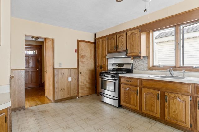 14 Poole St, Medford, MA 02155