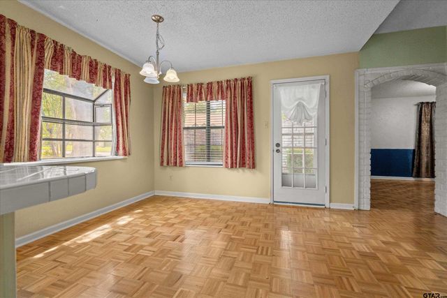 5820 Foxcroft Rd., Tyler, TX 75703