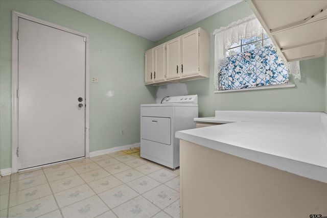 5820 Foxcroft Rd., Tyler, TX 75703