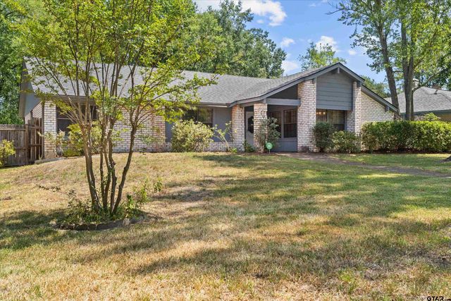5820 Foxcroft Rd., Tyler, TX 75703