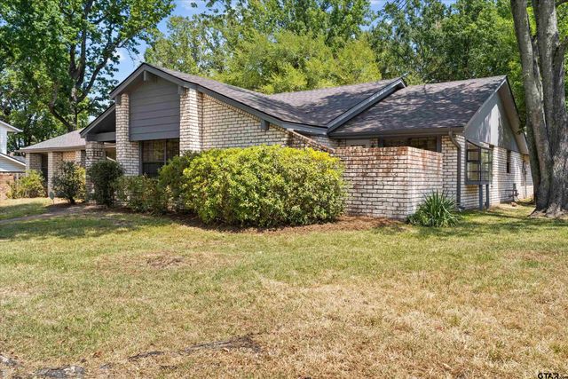 5820 Foxcroft Rd., Tyler, TX 75703