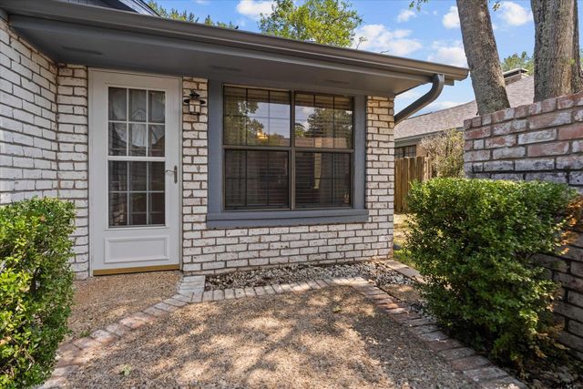 5820 Foxcroft Rd., Tyler, TX 75703