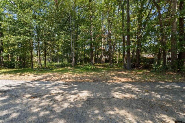 5820 Foxcroft Rd., Tyler, TX 75703