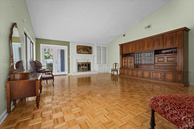 5820 Foxcroft Rd., Tyler, TX 75703