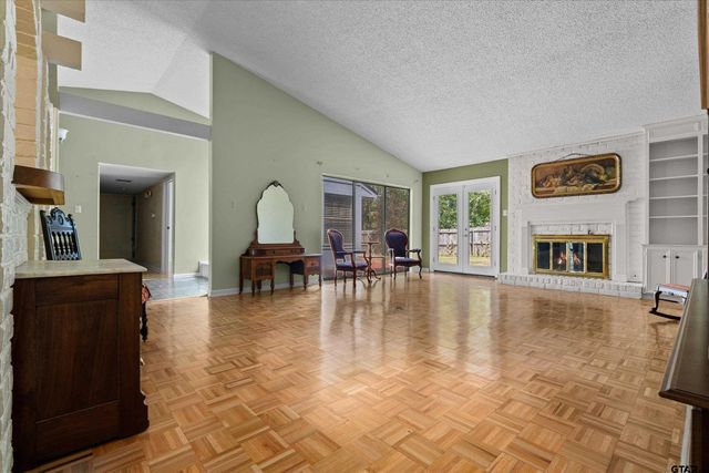 5820 Foxcroft Rd., Tyler, TX 75703