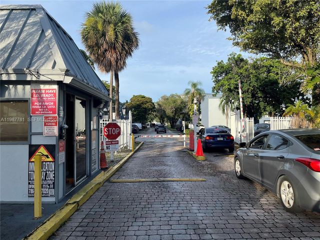 9359 Fontainebleau Blvd F203, Miami, FL 33172