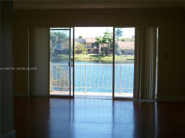 9359 Fontainebleau Blvd F203, Miami, FL 33172