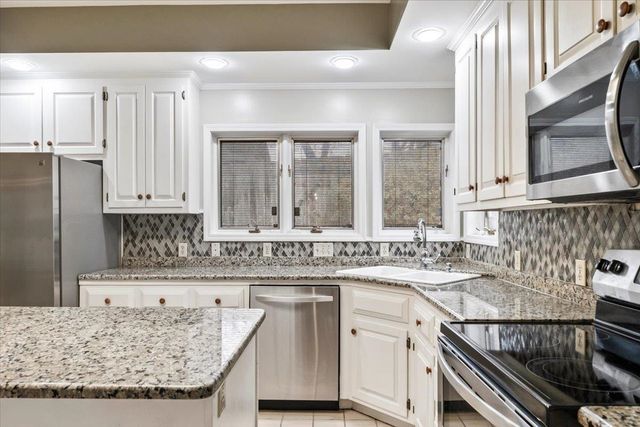 635 OAKVIEW AVE, Covington, TN 38019