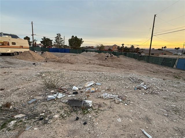 6942 Stewart Avenue, Las Vegas, NV 89110