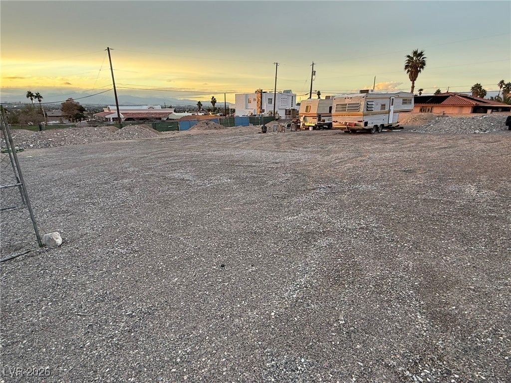 6942 Stewart Avenue, Las Vegas, NV 89110