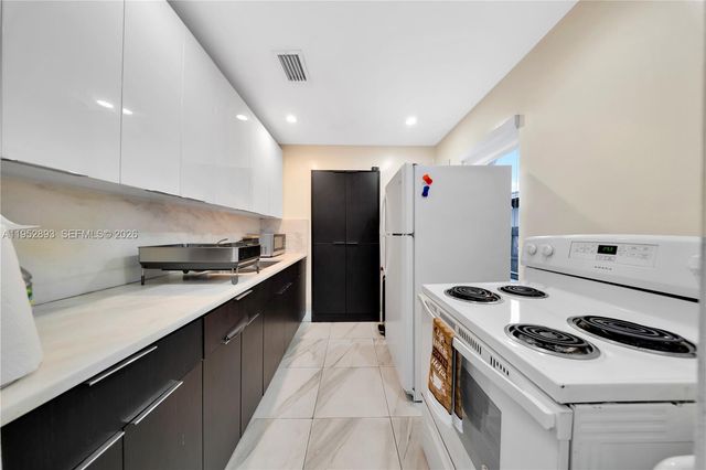 458 E 20th St, Hialeah, FL 33013