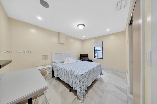 458 E 20th St, Hialeah, FL 33013