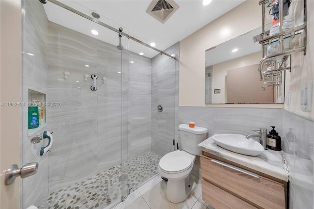 458 E 20th St, Hialeah, FL 33013