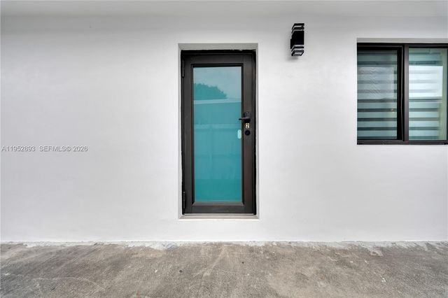 458 E 20th St, Hialeah, FL 33013