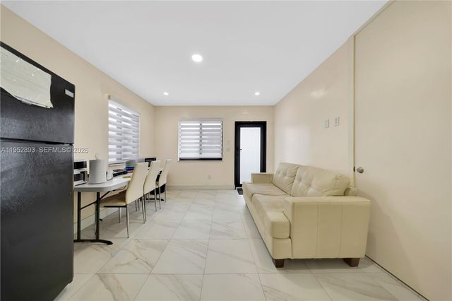 458 E 20th St, Hialeah, FL 33013