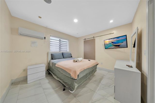 458 E 20th St, Hialeah, FL 33013