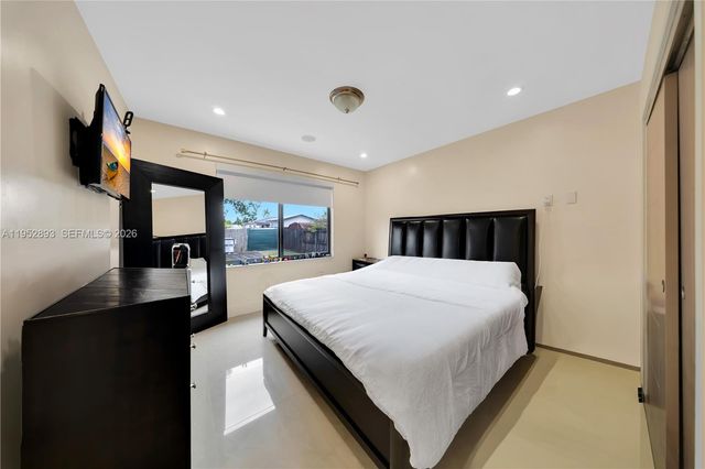 458 E 20th St, Hialeah, FL 33013