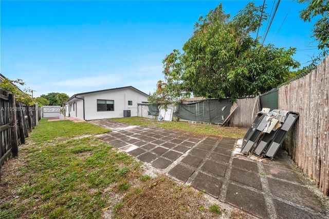 458 E 20th St, Hialeah, FL 33013
