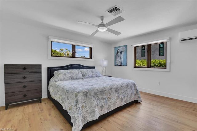 367 Mooring Line DR, Naples, FL 34102