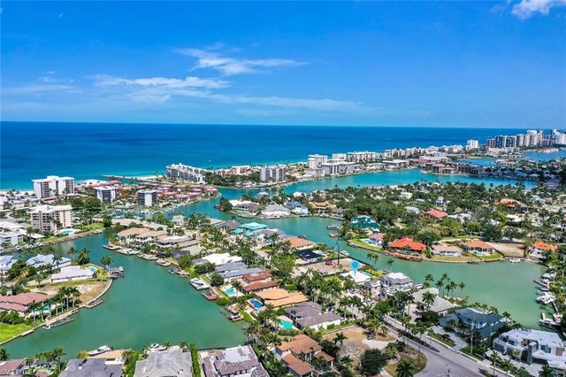 367 Mooring Line DR, Naples, FL 34102