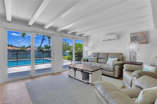 367 Mooring Line DR, Naples, FL 34102