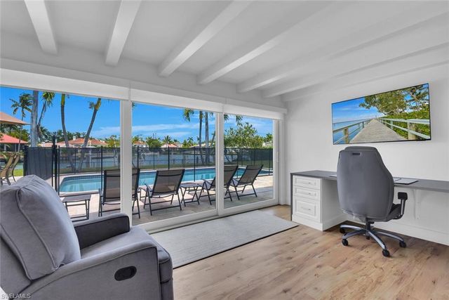367 Mooring Line DR, Naples, FL 34102