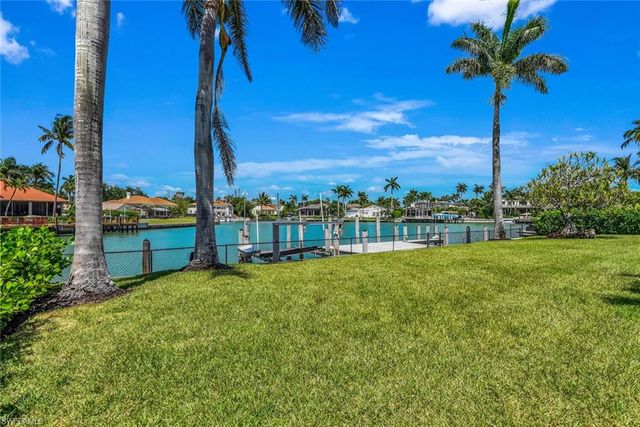 367 Mooring Line DR, Naples, FL 34102