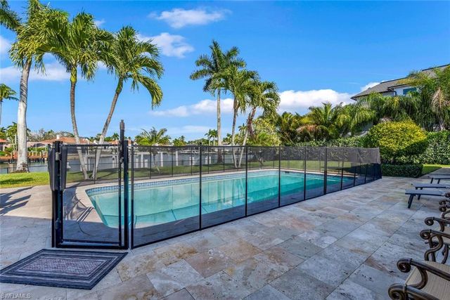 367 Mooring Line DR, Naples, FL 34102