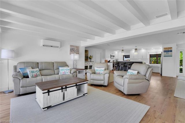 367 Mooring Line DR, Naples, FL 34102