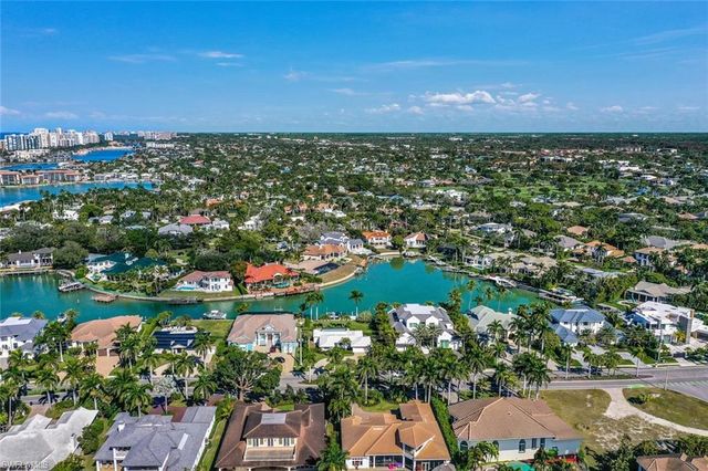 367 Mooring Line DR, Naples, FL 34102