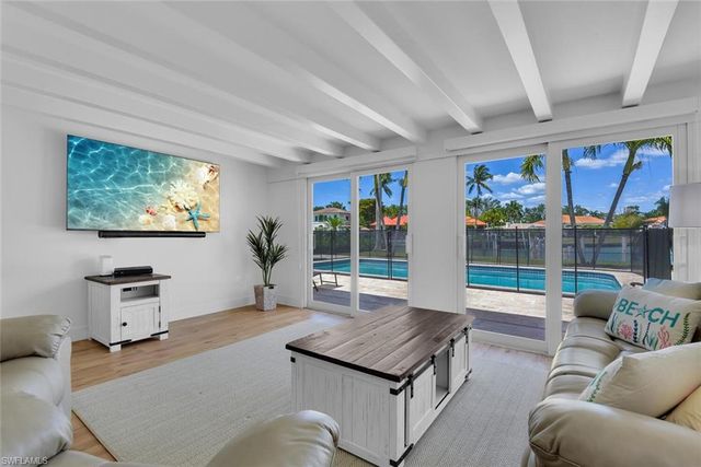 367 Mooring Line DR, Naples, FL 34102