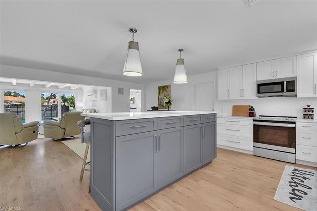 367 Mooring Line DR, Naples, FL 34102