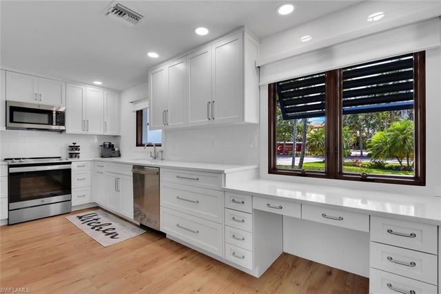367 Mooring Line DR, Naples, FL 34102
